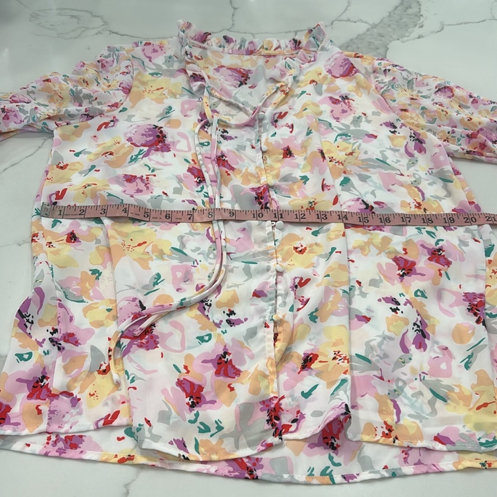 Floral Ruffle Blouse - Multicolor‎ Size L - Picture 9 of 10